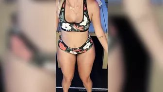 Kirstentoosweet – Pulls Down Tight Booty Shorts And Twerks Ass Erome porn